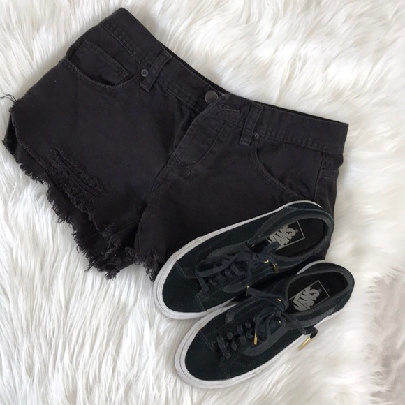 F r e e P e o p l e • Cutoff denim shorts - Picture 2 of 5